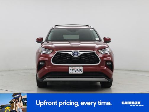 Burgundy 2022 Toyota Highlander Hybrid Platinum