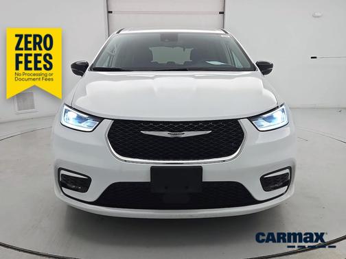 White 2024 Chrysler Pacifica Touring L