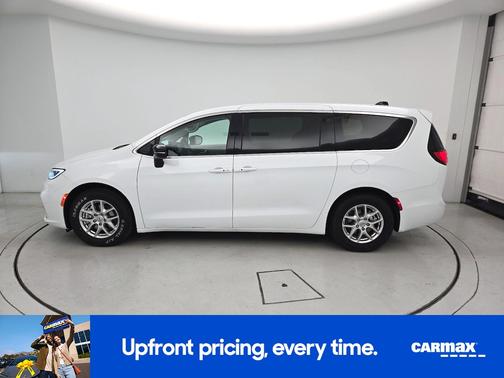 White 2024 Chrysler Pacifica Touring L