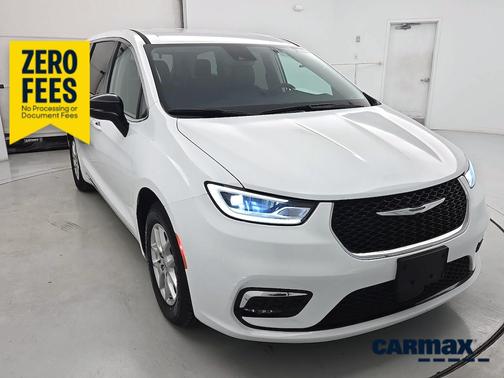 White 2024 Chrysler Pacifica Touring L