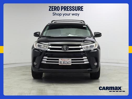 Black 2019 Toyota Highlander XLE