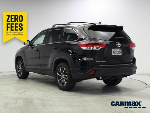 Black 2019 Toyota Highlander XLE