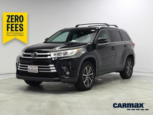 Black 2019 Toyota Highlander XLE
