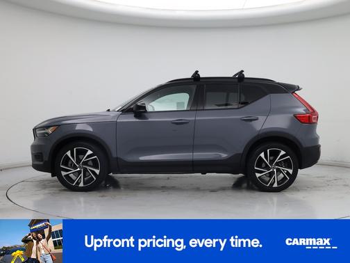 Gray 2021 Volvo XC40 T5 R-Design
