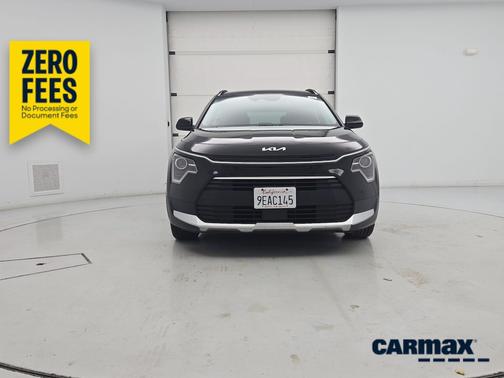 Black 2023 Kia Niro EX