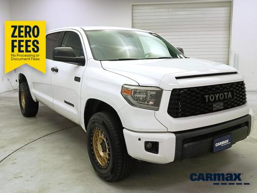 White 2021 Toyota Tundra SR5