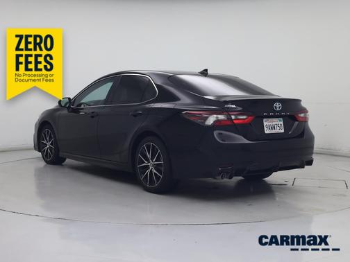 Black 2022 Toyota Camry Hybrid SE