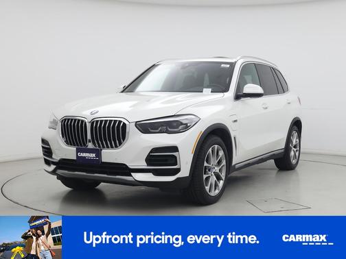 White 2023 BMW X5 PHEV XDrive45e
