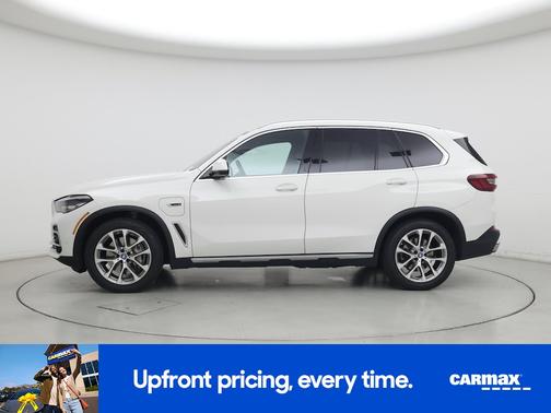 White 2023 BMW X5 PHEV XDrive45e