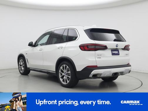 White 2023 BMW X5 PHEV XDrive45e