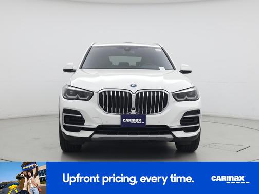 White 2023 BMW X5 PHEV XDrive45e