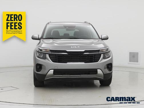 Gray 2024 Kia Seltos EX