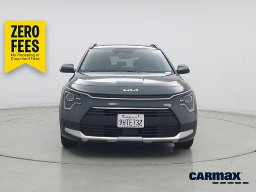 Green 2023 Kia Niro EX