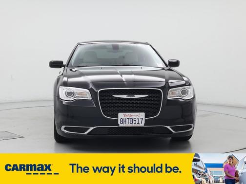 2019 Chrysler 300 Touring L