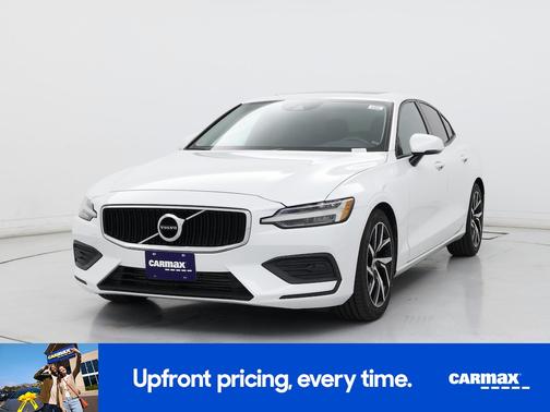 2020 Volvo S60 T5 Momentum
