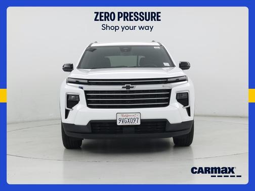 White 2025 Chevrolet Traverse LT