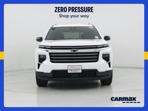White 2025 Chevrolet Traverse LT