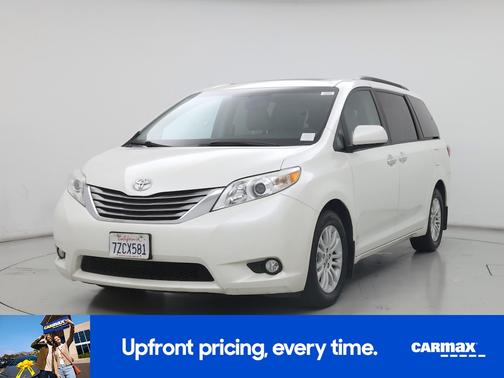 White 2017 Toyota Sienna XLE