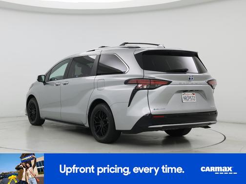 2025 Toyota Sienna Platinum