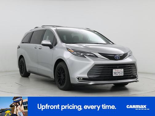2025 Toyota Sienna Platinum
