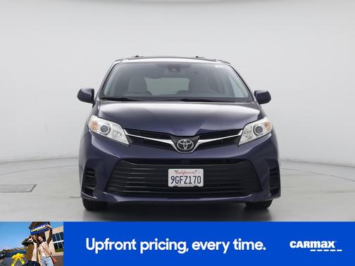 2019 Toyota Sienna LE