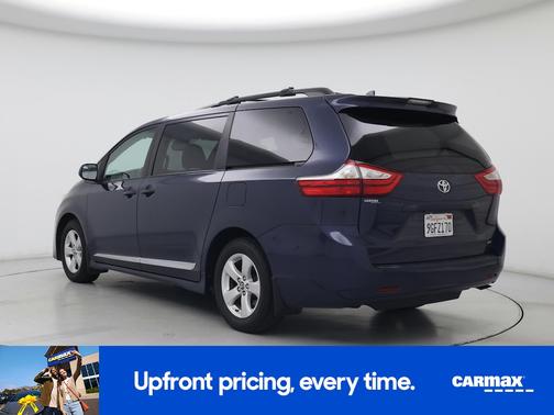 2019 Toyota Sienna LE