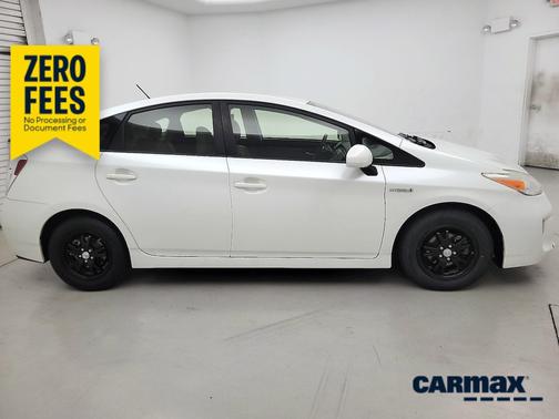 White 2015 Toyota Prius Two