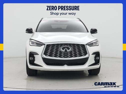 White 2024 INFINITI QX55 Luxe