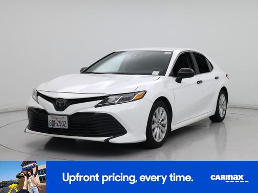 White 2018 Toyota Camry LE