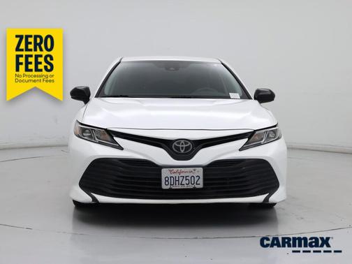 White 2018 Toyota Camry LE