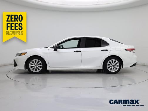 White 2018 Toyota Camry LE