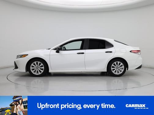 White 2018 Toyota Camry LE