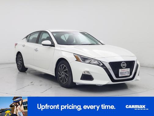 White 2019 Nissan Altima S