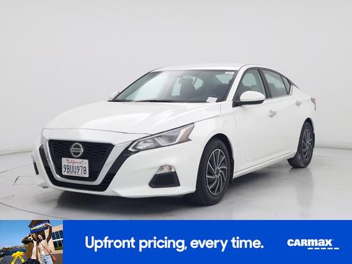 White 2019 Nissan Altima S