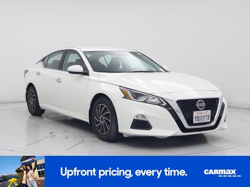 White 2019 Nissan Altima S