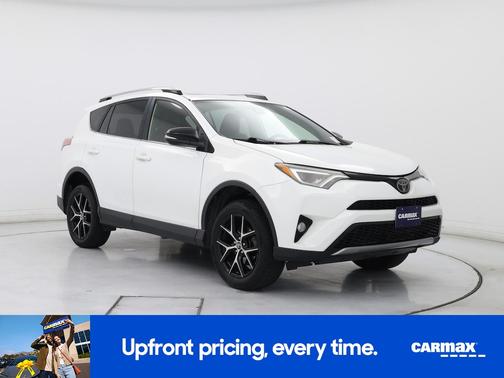 White 2018 Toyota RAV4 SE