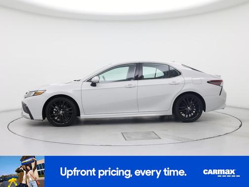 White 2024 Toyota Camry Hybrid XSE