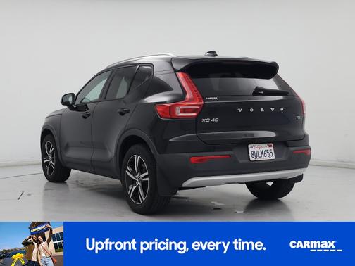 2021 Volvo XC40 T5 Momentum