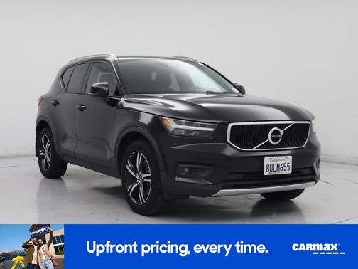 2021 Volvo XC40 T5 Momentum