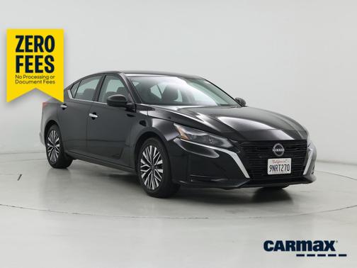 Black 2025 Nissan Altima SV