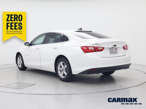 White 2018 Chevrolet Malibu LS