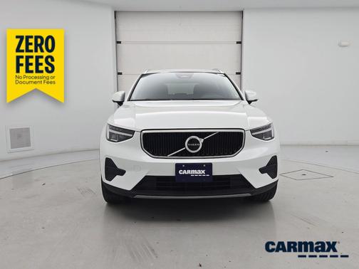 White 2023 Volvo XC40 B5 Core