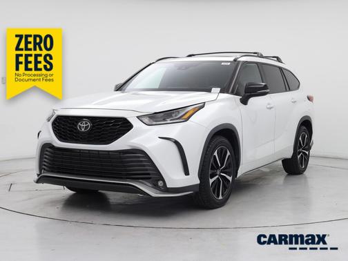 White 2022 Toyota Highlander XSE