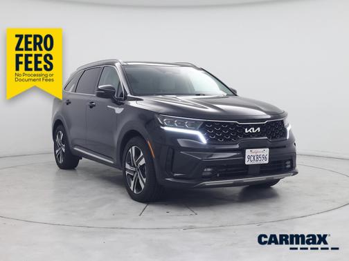 Black 2022 Kia Sorento Plug-In Hybrid SX