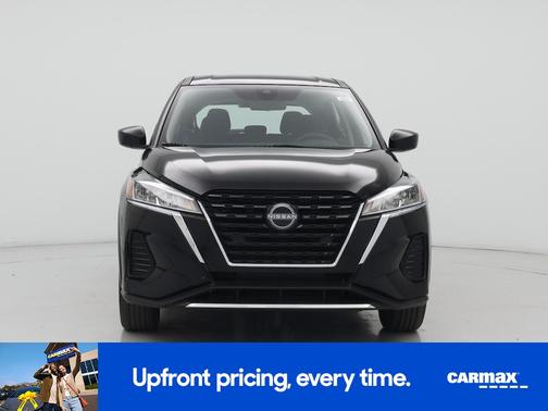 Black 2023 Nissan Kicks S