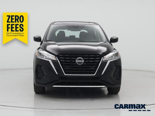 Black 2023 Nissan Kicks S