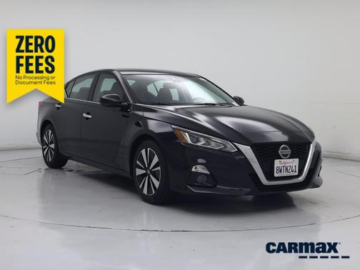 Black 2019 Nissan Altima SL