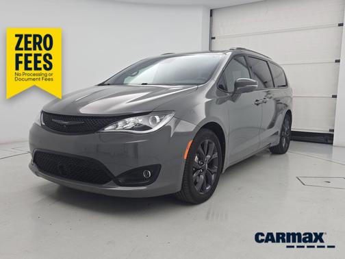 Gray 2020 Chrysler Pacifica Limited