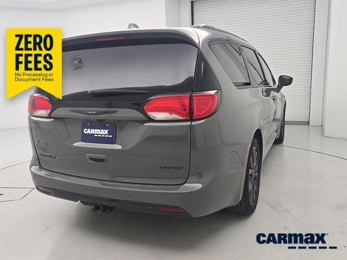 Gray 2020 Chrysler Pacifica Limited