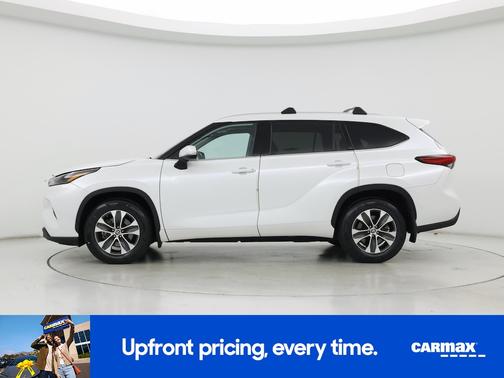 Pearl 2022 Toyota Highlander XLE